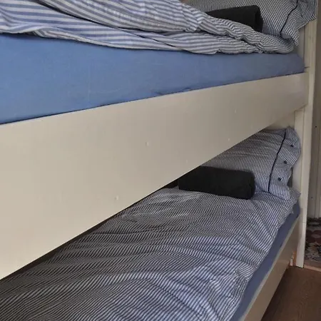 Bed & Breakfast Gypsy Waggon - A On Wheels 3*