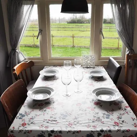 Gypsy Waggon - A On Wheels 3*