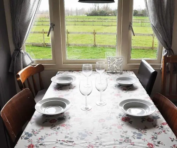 Gypsy Waggon - A On Wheels 3*